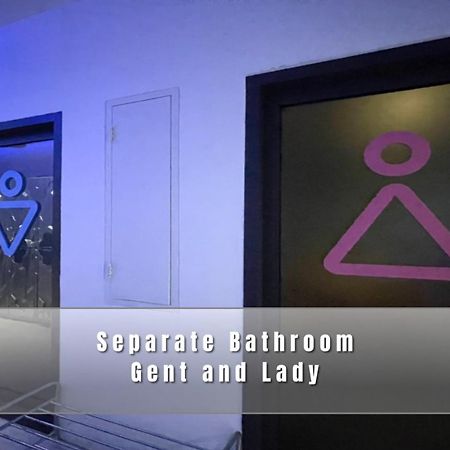 Pera Space Capsule Hotel Phuket Екстериор снимка
